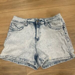 YMI Luxe Light Washed Jean Shorts. Juniors Size 11.
